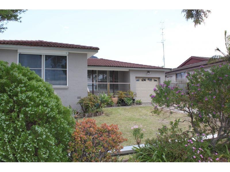 28 Coachwood Drive, Unanderra NSW 2526