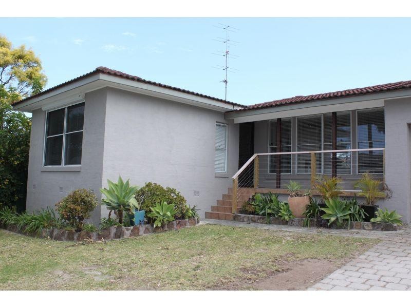 28 Coachwood Drive, Unanderra NSW 2526