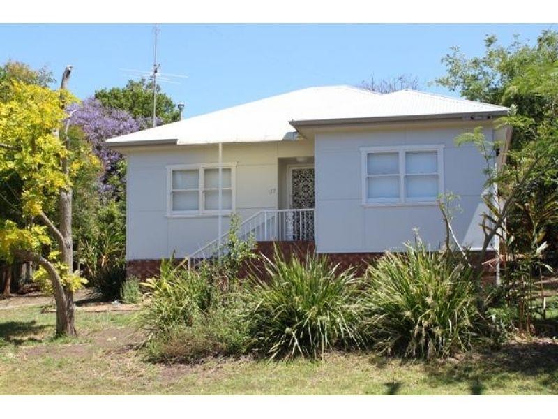 17 Poulter Street, West Wollongong NSW 2500