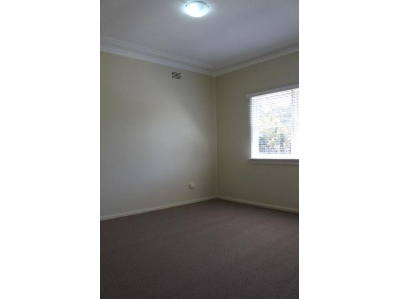 17 Poulter Street, West Wollongong NSW 2500