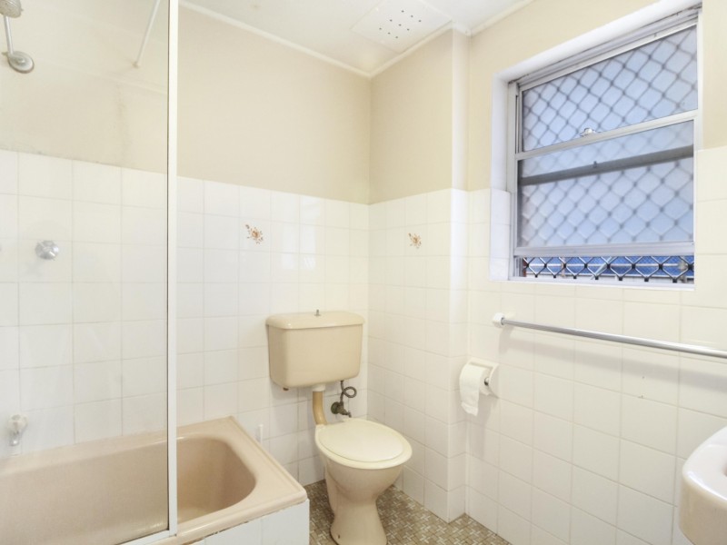 2/21 Staff Street, Wollongong NSW 2500