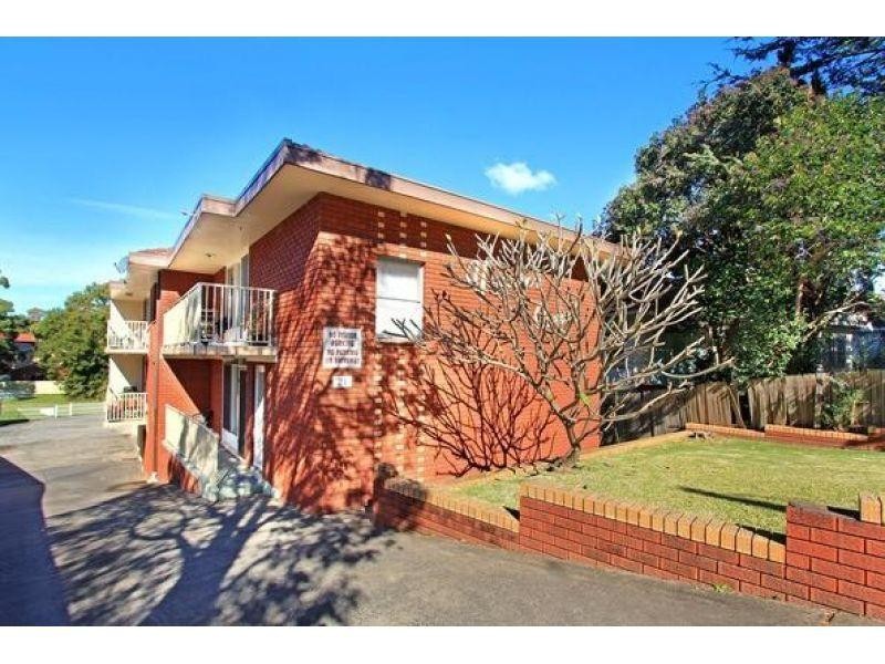 2/21 Staff Street, Wollongong NSW 2500