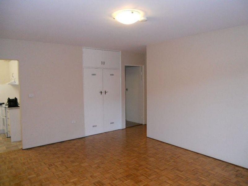2/21 Staff Street, Wollongong NSW 2500