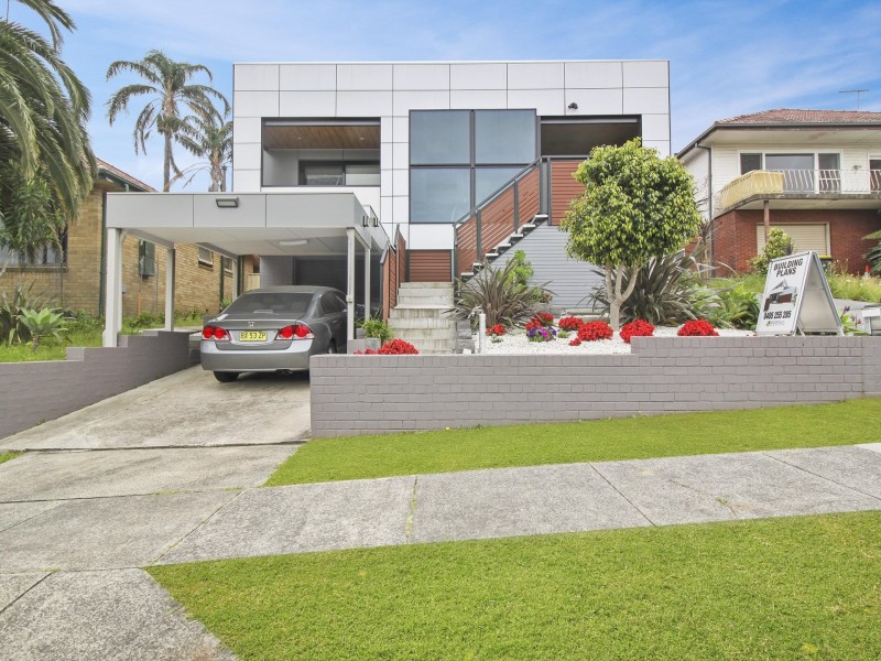 8 Gundarun Street, West Wollongong NSW 2500