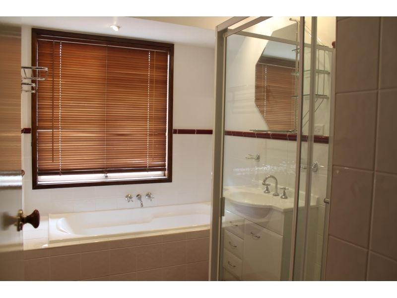 24 Serrata Place, Cordeaux Heights NSW 2526