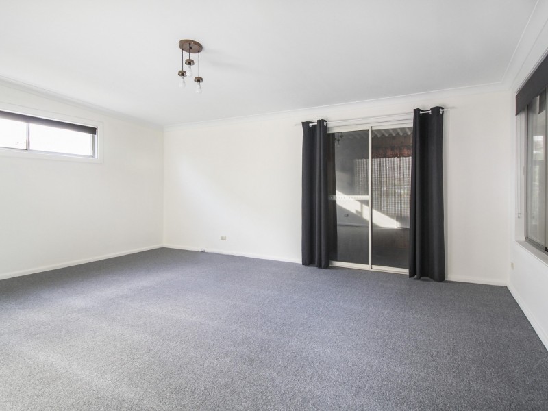 104 Addison Avenue, Lake Illawarra NSW 2528