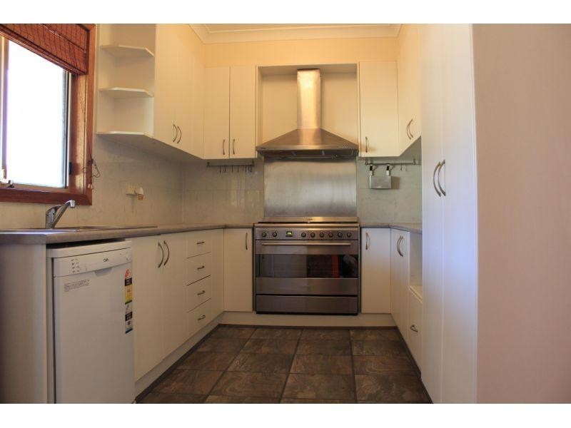 8 Eager Street, Corrimal NSW 2518