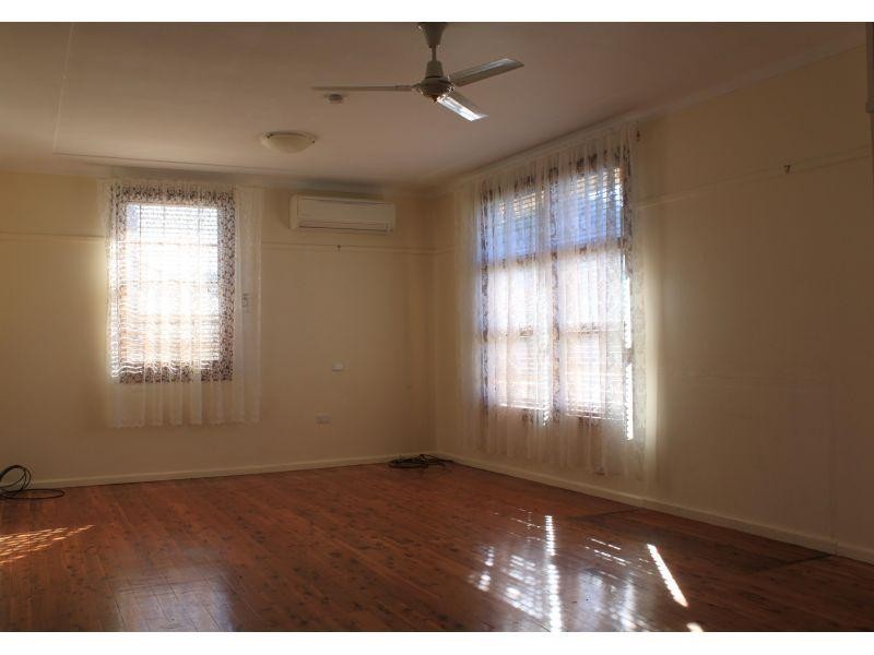 8 Eager Street, Corrimal NSW 2518