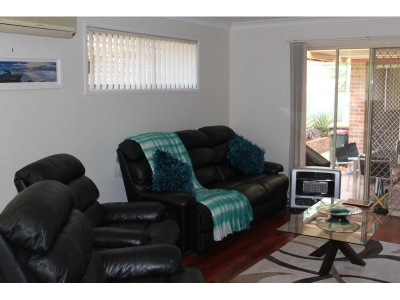 1/8 Arkell Drive, Figtree NSW 2525