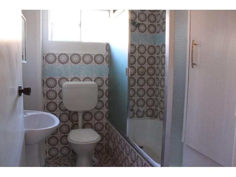 2/21 Kemblawarra Street, Warrawong NSW 2502