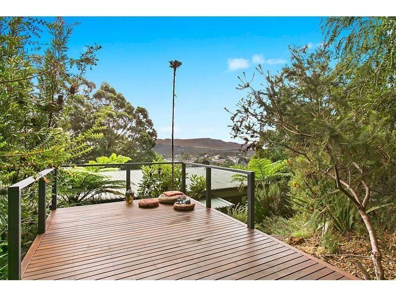 33 Hilltop Avenue, Wollongong NSW 2500