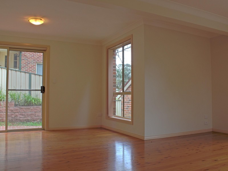 2/12 Woodlawn Avenue, Mangerton NSW 2500