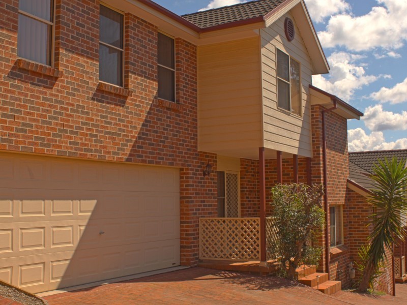 2/12 Woodlawn Avenue, Mangerton NSW 2500