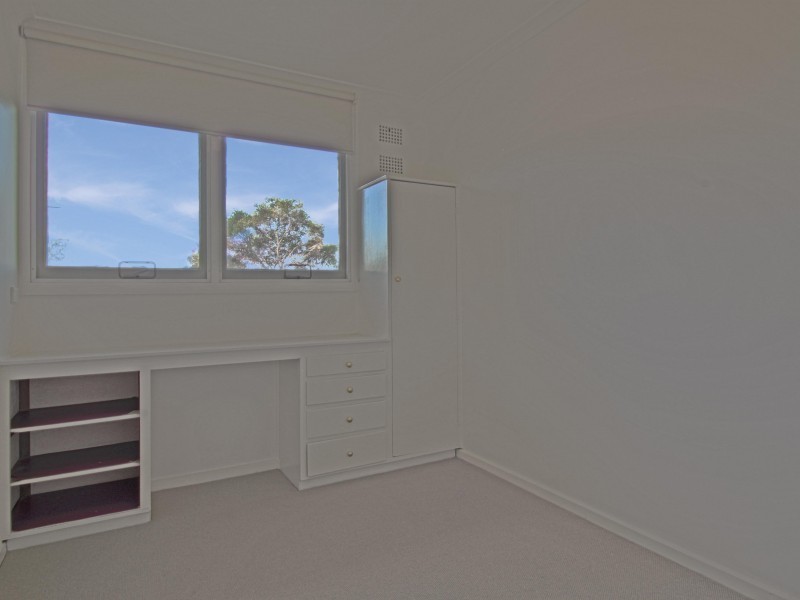 14 Cresting Avenue, Corrimal NSW 2518