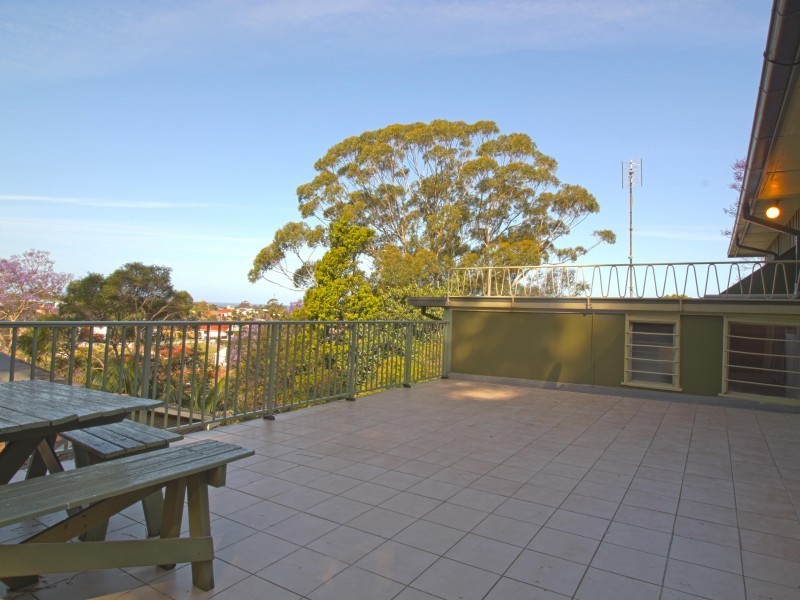 14 Cresting Avenue, Corrimal NSW 2518