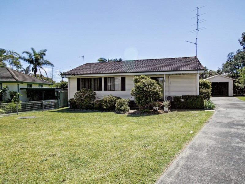 34 Day Street, Lake Illawarra NSW 2528