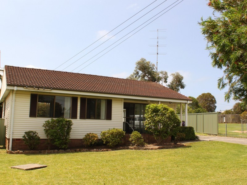 34 Day Street, Lake Illawarra NSW 2528