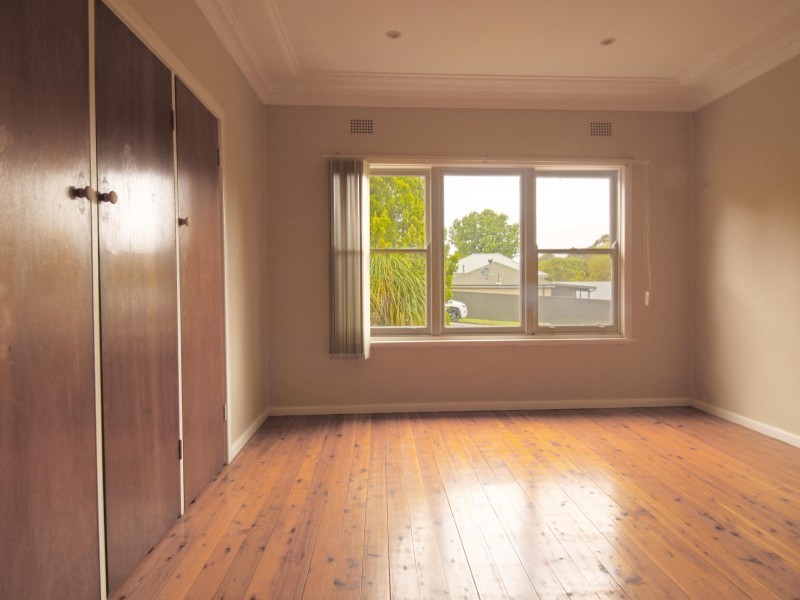 6 Pooraka Avenue, West Wollongong NSW 2500
