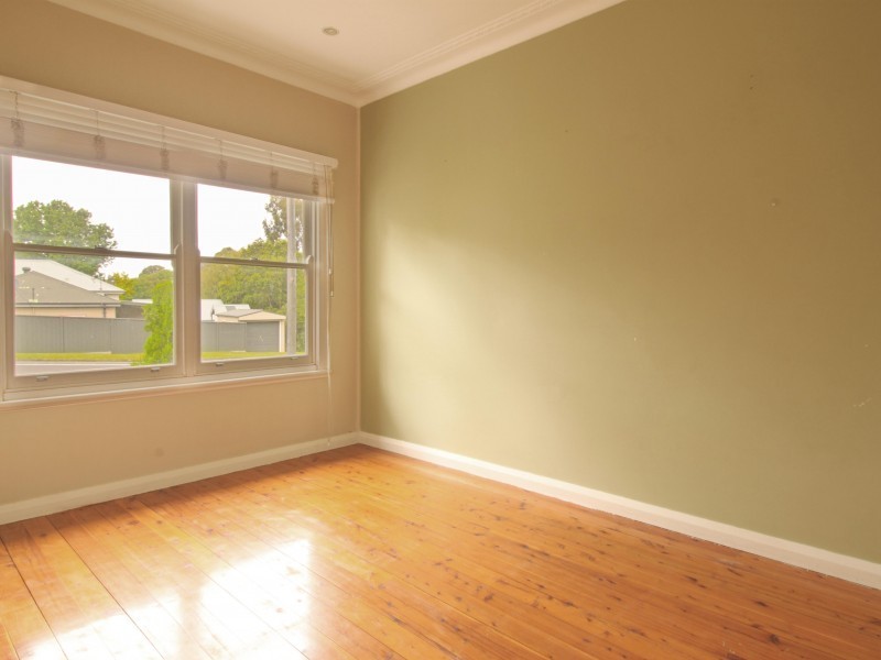 6 Pooraka Avenue, West Wollongong NSW 2500