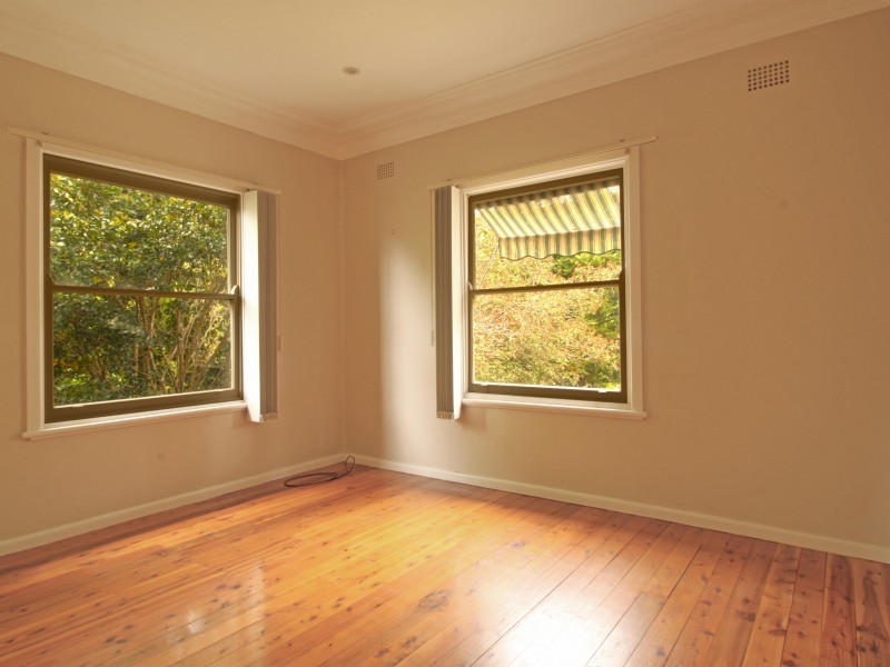 6 Pooraka Avenue, West Wollongong NSW 2500