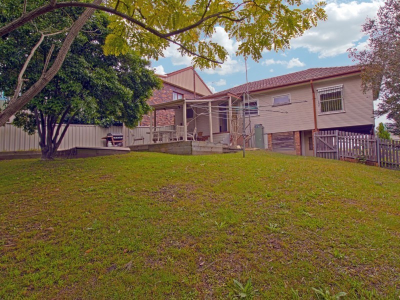 6 Pooraka Avenue, West Wollongong NSW 2500