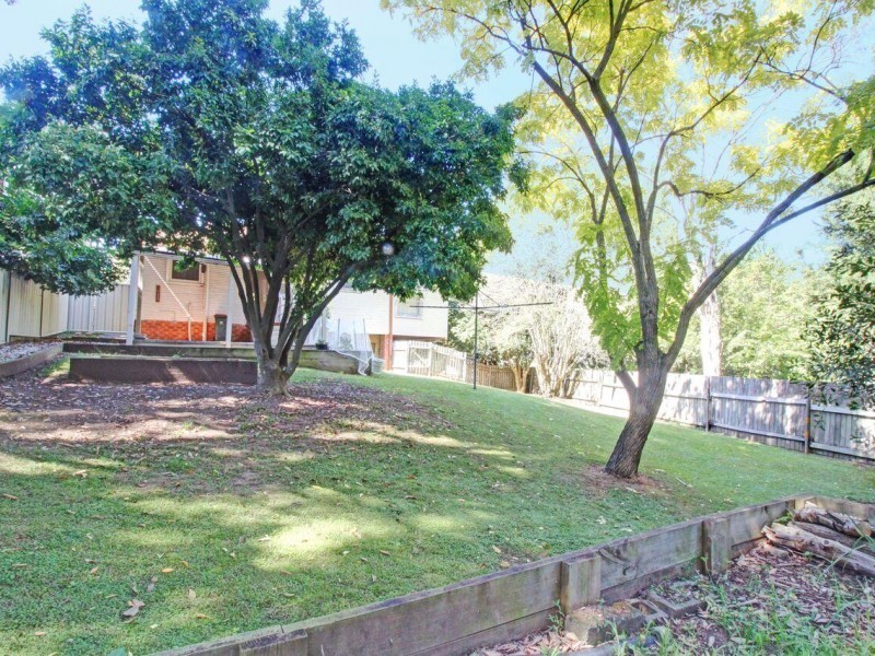6 Pooraka Avenue, West Wollongong NSW 2500