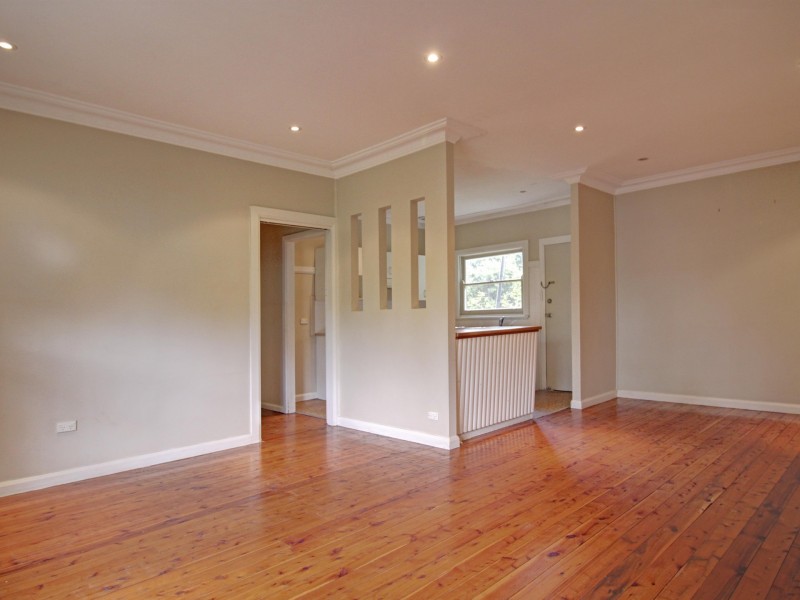 6 Pooraka Avenue, West Wollongong NSW 2500