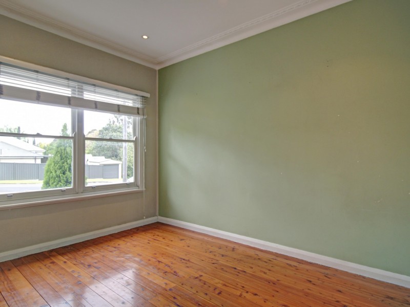 6 Pooraka Avenue, West Wollongong NSW 2500