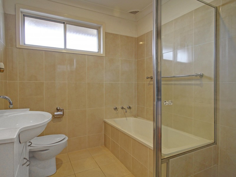 1/17 Ian Bruce Crescent, Balgownie NSW 2519