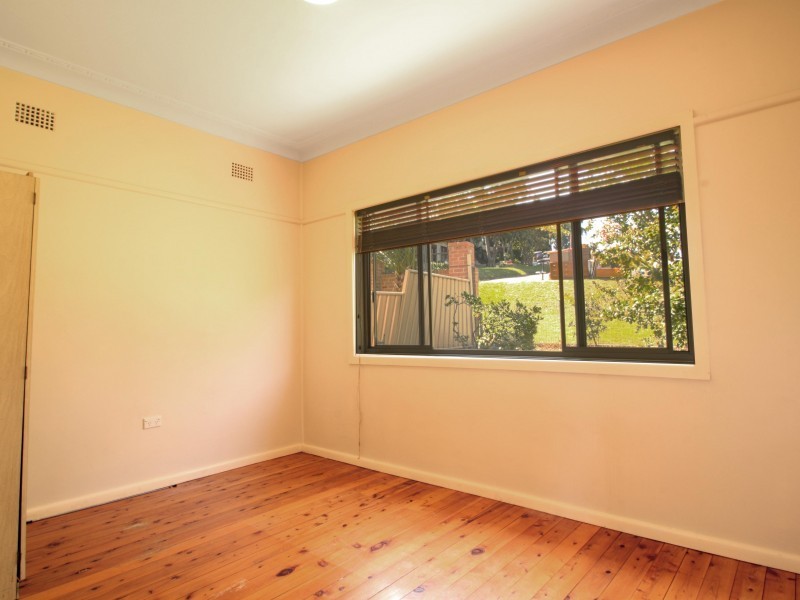 9 Hassan Street, Lake Heights NSW 2502