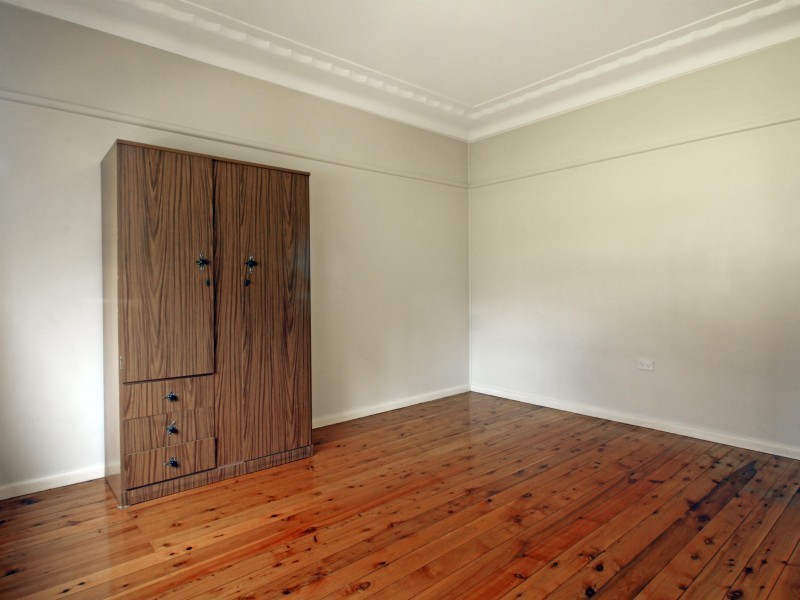 9 Hassan Street, Lake Heights NSW 2502