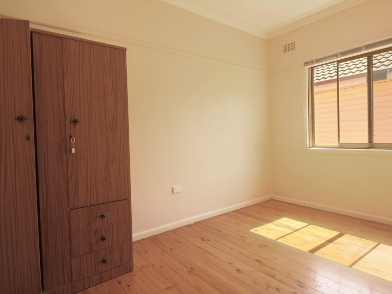 9 Hassan Street, Lake Heights NSW 2502