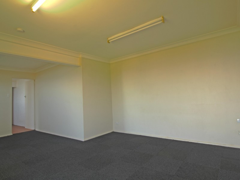 9 Hassan Street, Lake Heights NSW 2502