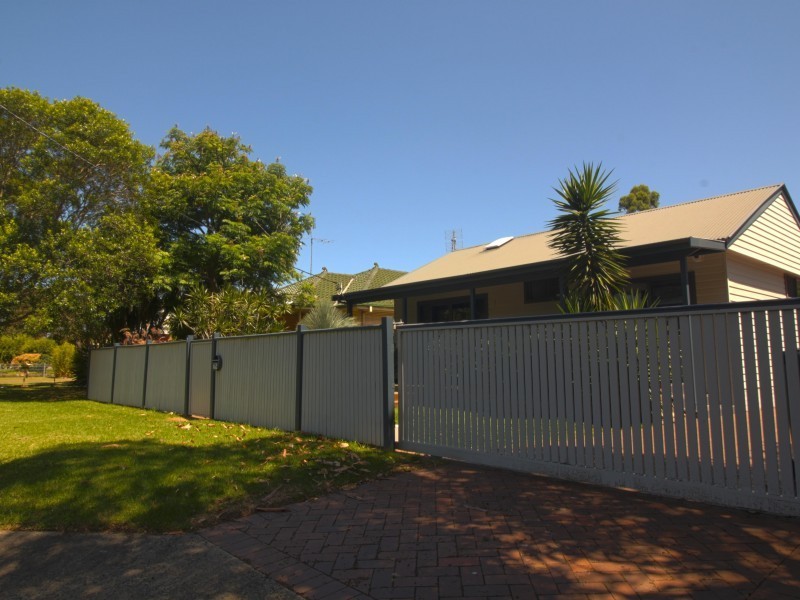 62 Euroka Street, West Wollongong NSW 2500