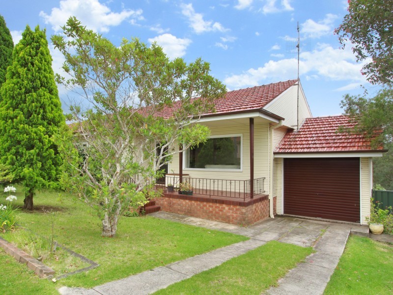 8 Bimbadeen Avenue, West Wollongong NSW 2500