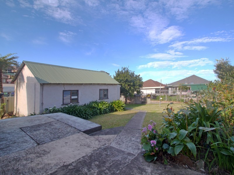 77 Robertson Street, Port Kembla NSW 2505