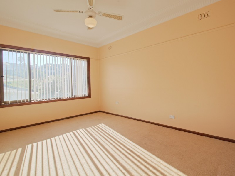 77 Robertson Street, Port Kembla NSW 2505