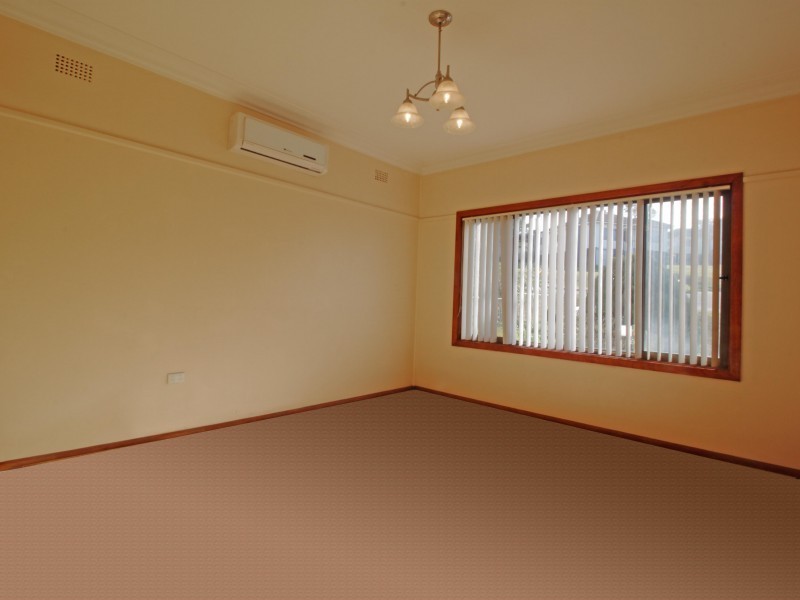 77 Robertson Street, Port Kembla NSW 2505