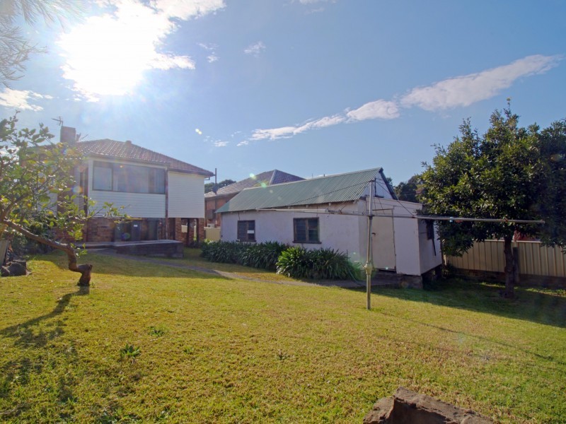 77 Robertson Street, Port Kembla NSW 2505