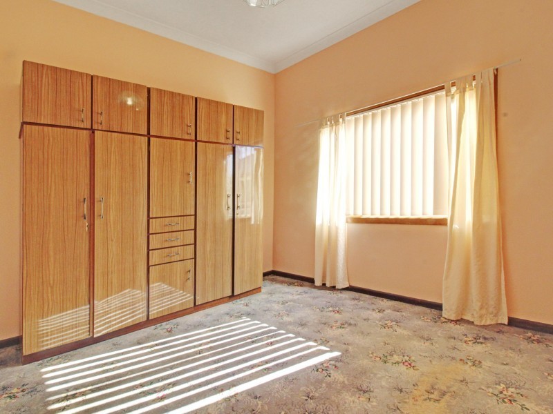 44 Gladstone Street, Bellambi NSW 2518