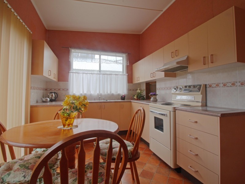 44 Gladstone Street, Bellambi NSW 2518