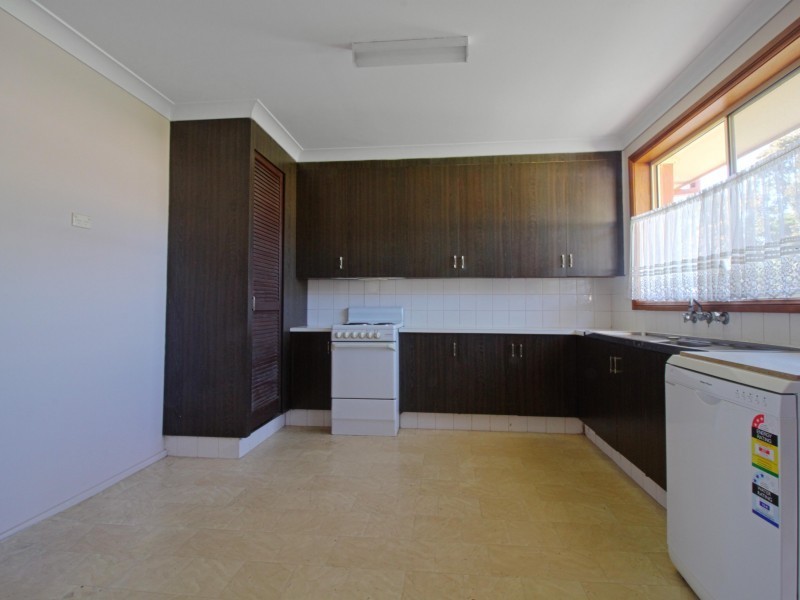 85 Deakin Street, Oak Flats NSW 2529