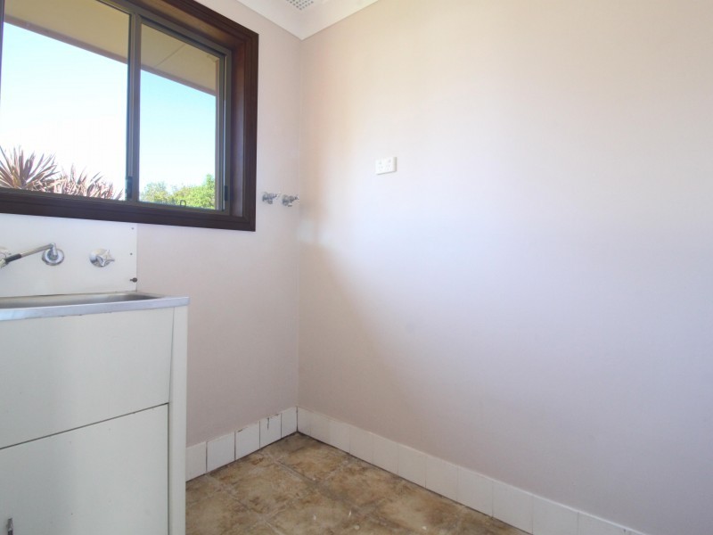 85 Deakin Street, Oak Flats NSW 2529