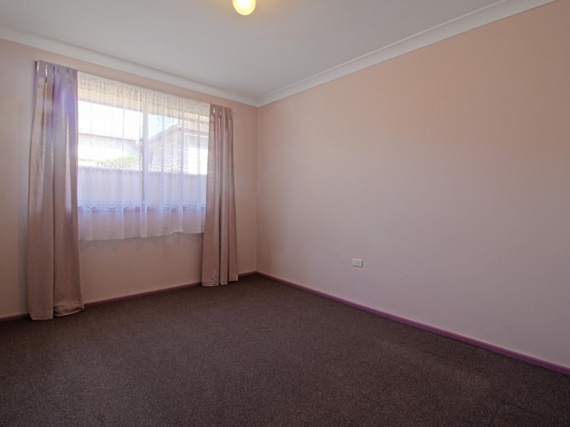 85 Deakin Street, Oak Flats NSW 2529