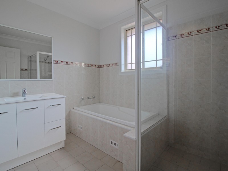 2/49 Rosemont Street, Wollongong NSW 2500