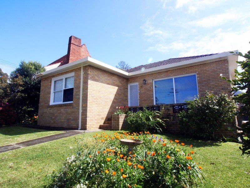 43 Stanleigh Crescent, West Wollongong NSW 2500