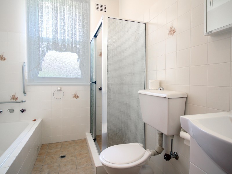 43 Stanleigh Cres, West Wollongong NSW 2500