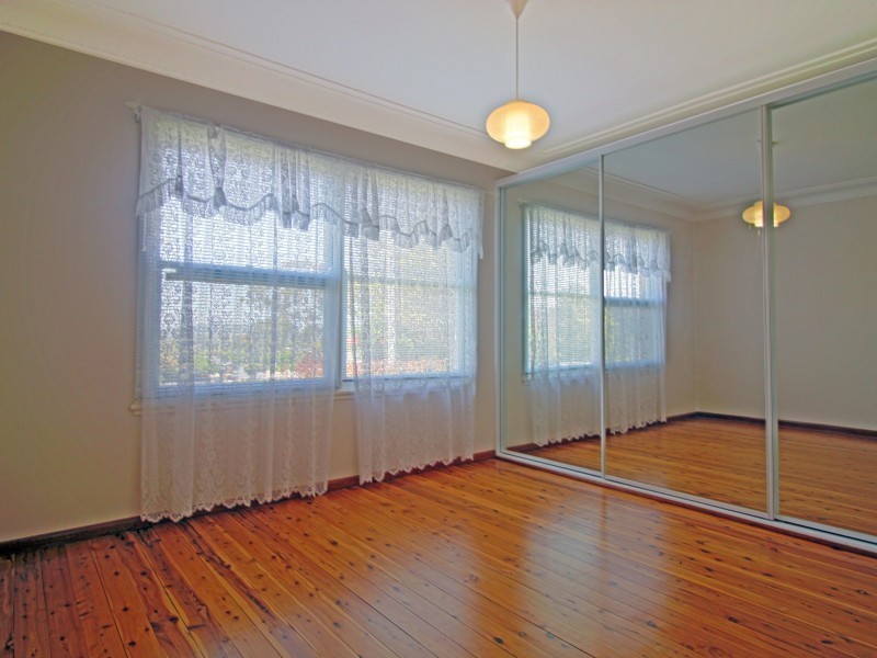 43 Stanleigh Cres, West Wollongong NSW 2500