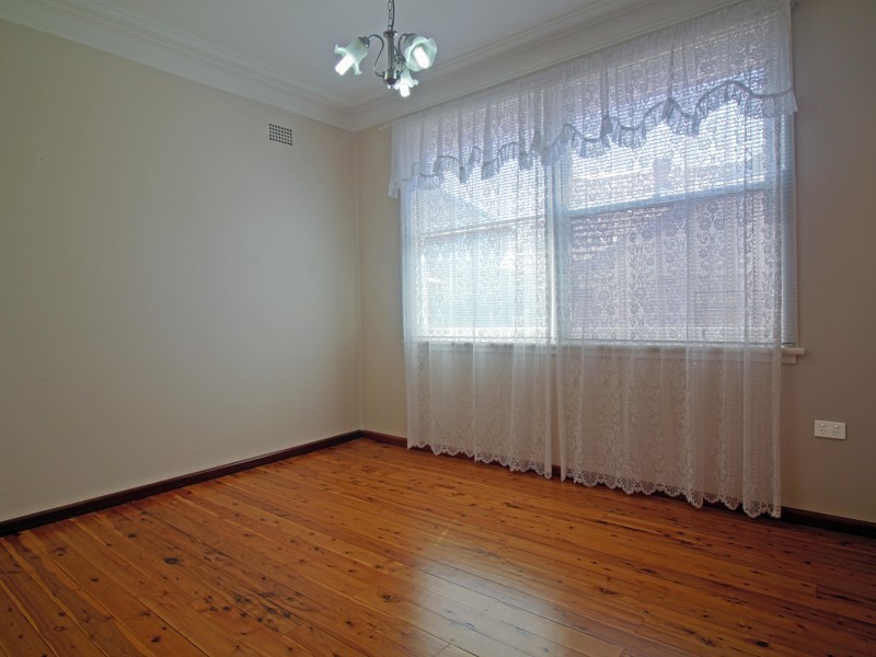 43 Stanleigh Cres, West Wollongong NSW 2500