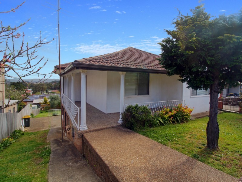 17 Mount Keira Road, West Wollongong NSW 2500